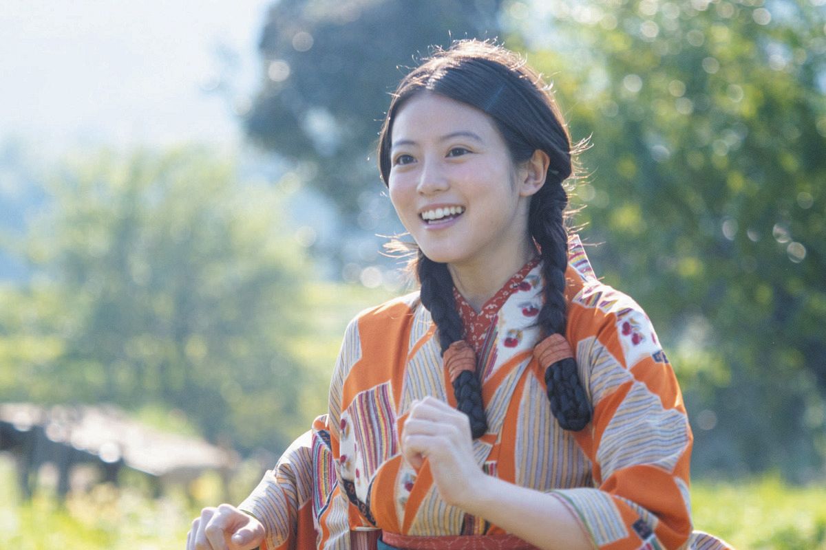 LE SSERAFIMウンチェとNew Jeansハニは似てる？平手友梨奈や今田美桜とも比べてみた！