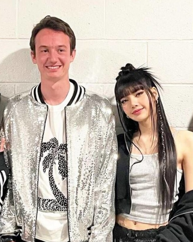 BLACKPINKリサについて!本名や年齢・身長は?彼氏はいるの?