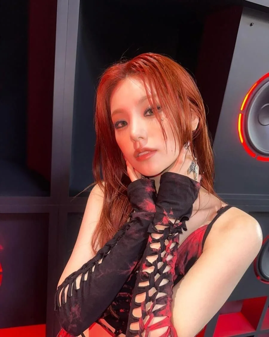 ITZYイェジのメイクをしてみたい!アイメイク方法や実際に使ってるネイルやコスメを紹介!