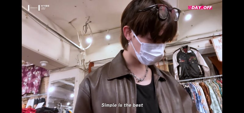 ＆TEAM(エンティーム)ニコラスの私服が気になる！ネックレスやメガネはどこのメーカーのもの？
