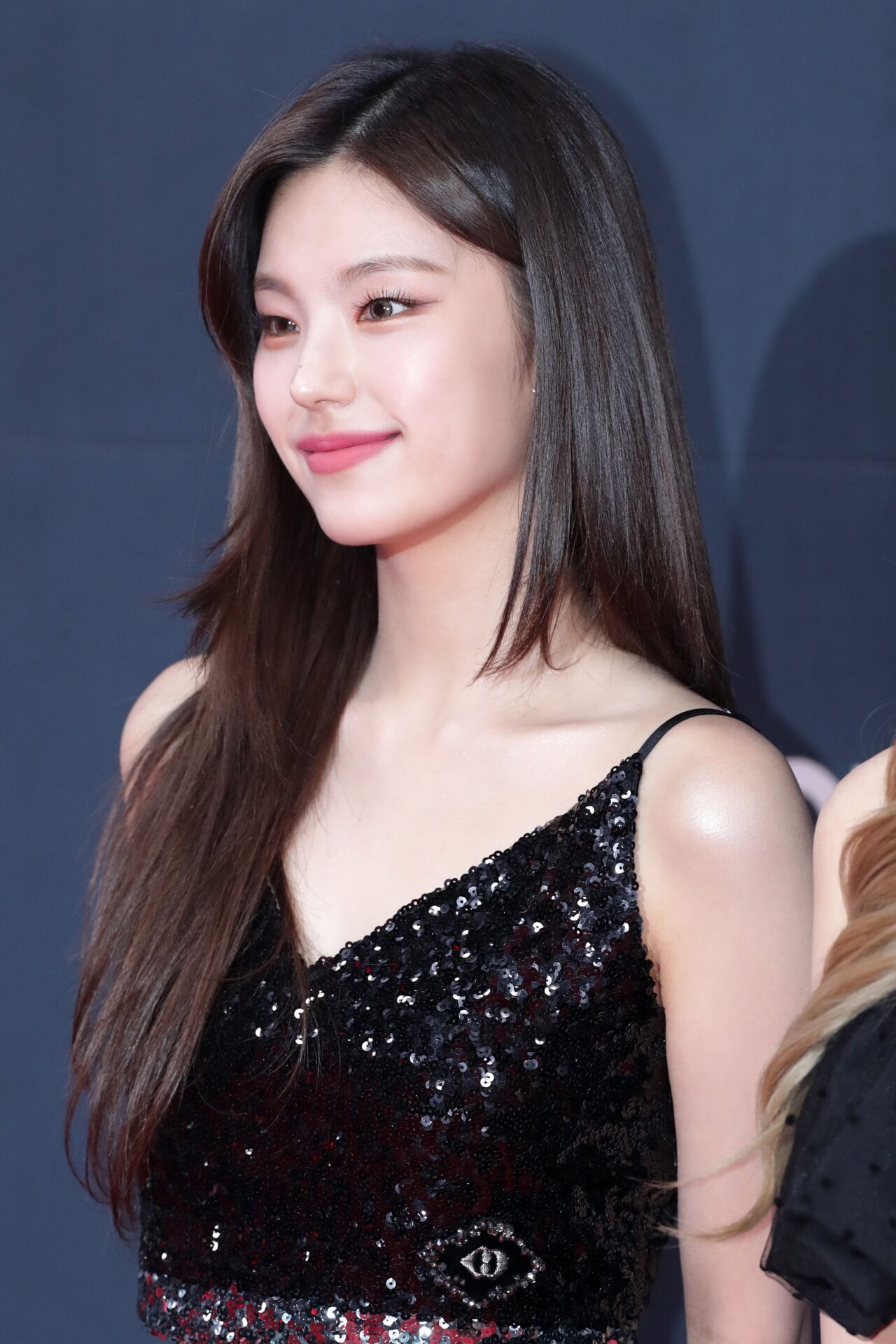 ITZYイェジのメイクをしてみたい!アイメイク方法や実際に使ってるネイルやコスメを紹介!