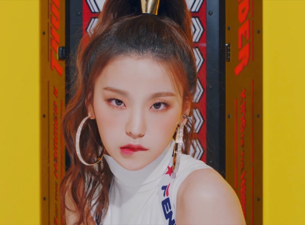 ITZYのイェジとスキズのヒョンジンの関係は？兄弟という噂を徹底検証！