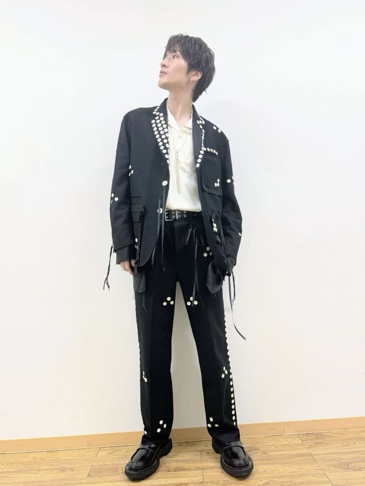 SnowManのメンバーの身長と体重が気になる!メンバーの最大身長差は何センチ?