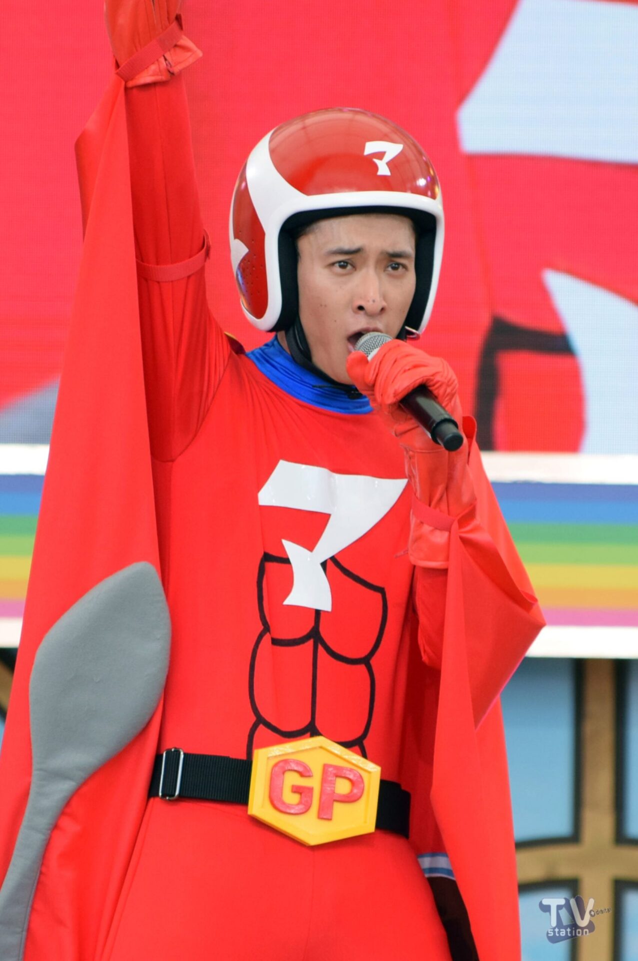 Snow Manの向井康二は母親の国タイ出身！当時はどこに住んでたかやタイ語が喋れるのかどうかを検証！