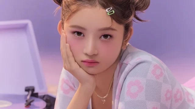 IVE(アイヴ)レイの学生時代はどんなだった？中学高校についてや卒アルも紹介！