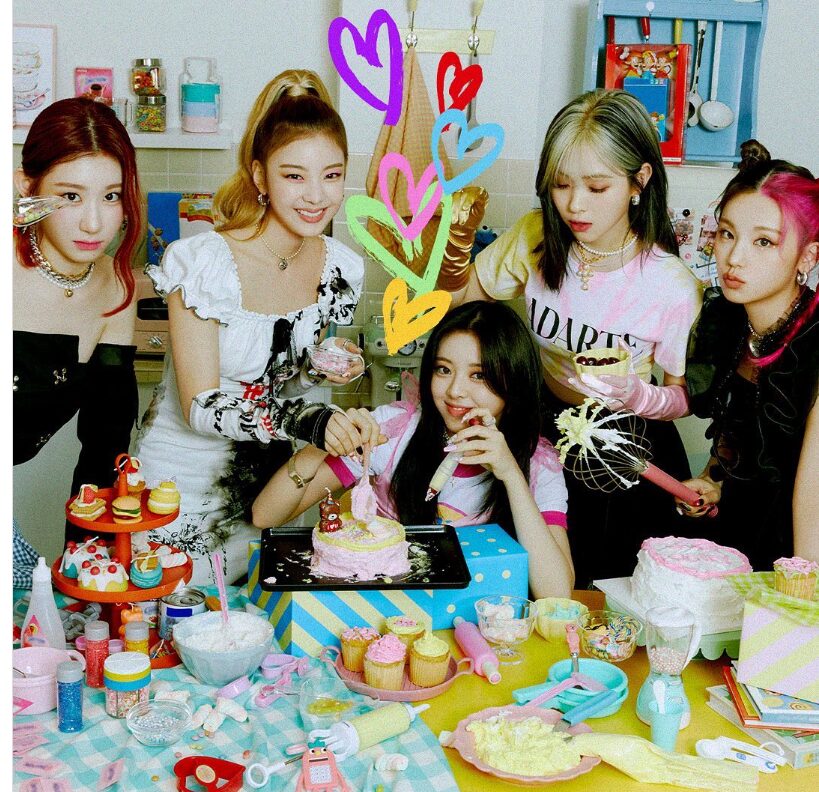 ITZY(イッチ)のメンバーカラーは何色？5人の公式キャラクターも存在してた？