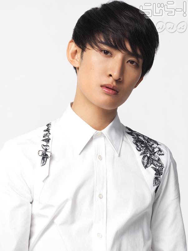 Snow Manの向井康二ヘアカタログ！マッシュやウルフくせ毛もポイント！