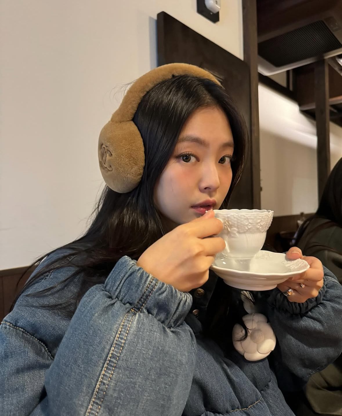 BLACKPINKのジェニーが大阪のピザ店に出没！？日本で大量買いしたものとは？