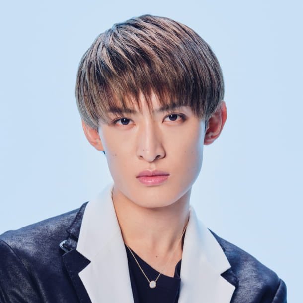 Snow Manの向井康二ヘアカタログ！マッシュやウルフくせ毛もポイント！