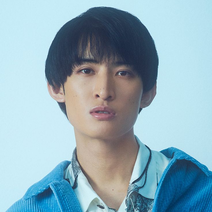 Snow Manの向井康二ヘアカタログ！マッシュやウルフくせ毛もポイント！