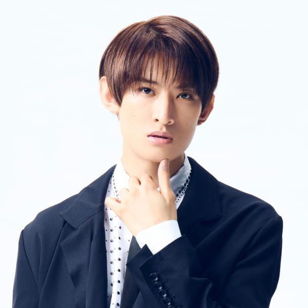 Snow Manの向井康二ヘアカタログ！マッシュやウルフくせ毛もポイント！