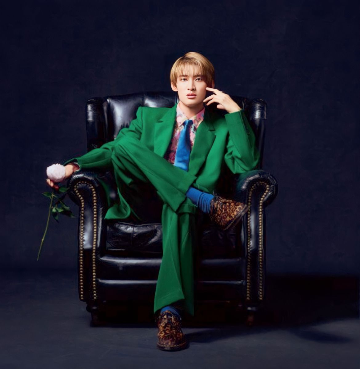 Snow Manの向井康二ヘアカタログ！マッシュやウルフくせ毛もポイント！