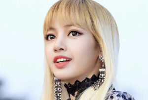 BLACKPINKのリサのロールモデルは小松菜奈って本当?二人は顔もそっくり?