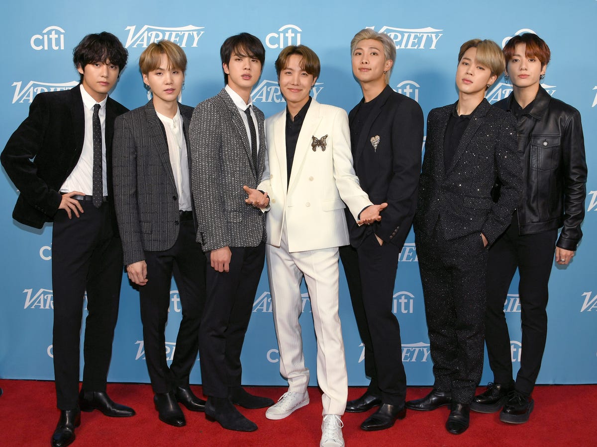 BTS(防弾少年団)のVとビング・クロスビーが夢のコラボ！ホワイトクリスマスはビルボードにランクイン！