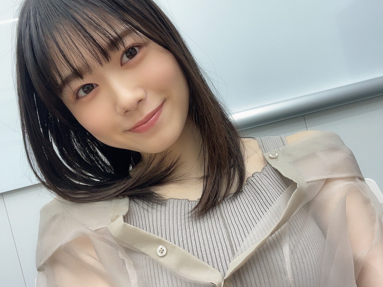 日向坂46の丹生明里が制服姿で映画に出演!その裏側を追ってみた