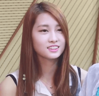 TWICEのモモは京都出身！学生時代の思い出や卒アルが気になる！