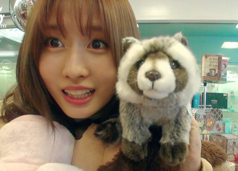 TWICEのモモは京都出身！学生時代の思い出や卒アルが気になる！