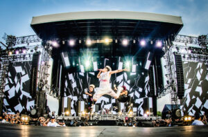 ONE OK ROCK(ワンオク)Takaの愛用ブランドチェック！腕時計や財布、靴はどこのもの？