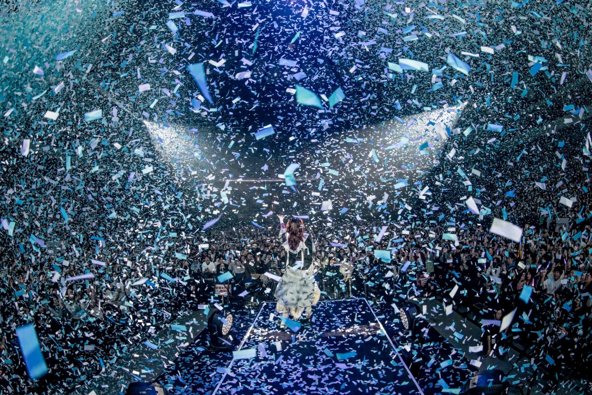 YOASOBIの台北市の台北アリーナでアジアツアー2デイズ、抽選参加60万人！！