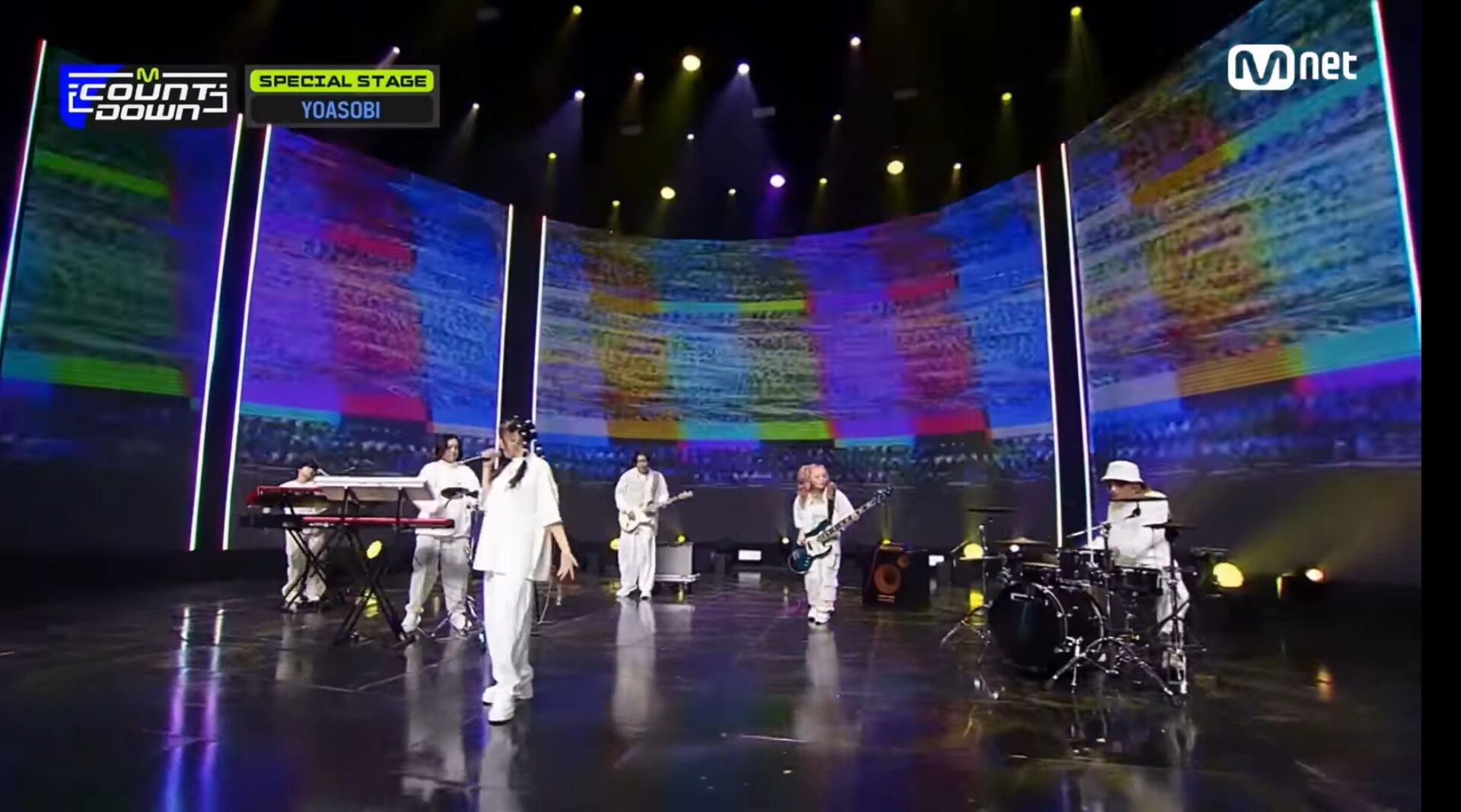 YOASOBIのアイドルが大人気！CDの売り上げや海外の反応は？