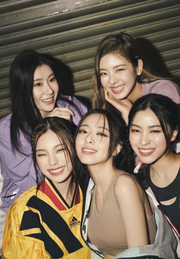 ITZY(イッチ)のライブについて！日本での開催はある？チケットの買い方やライブDVDについても紹介！