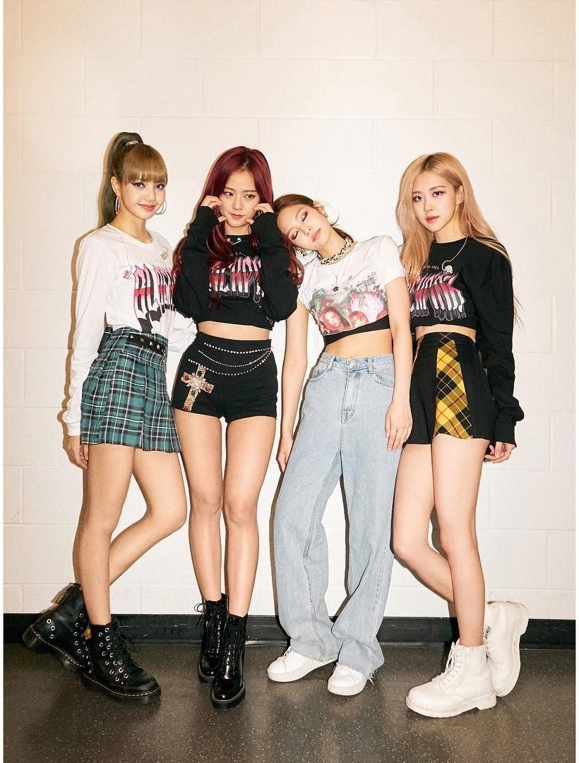 BLACKPINKのペンライトってどんな感じ？最新バージョンはどこで買える？