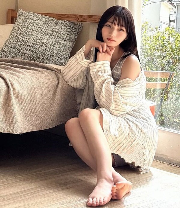 乃木坂46の池田瑛紗が「ボム」の創刊46周年記念号の表紙に登場！裏表紙は岡本姫奈！