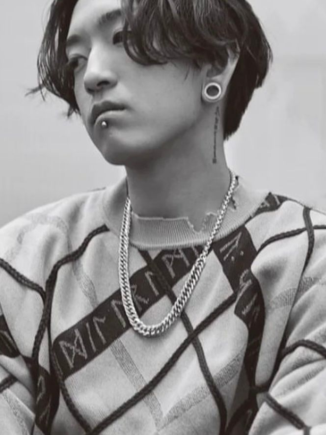 YOASOBIの「UNDEAD」英語版が配信スタート!MVも公開!