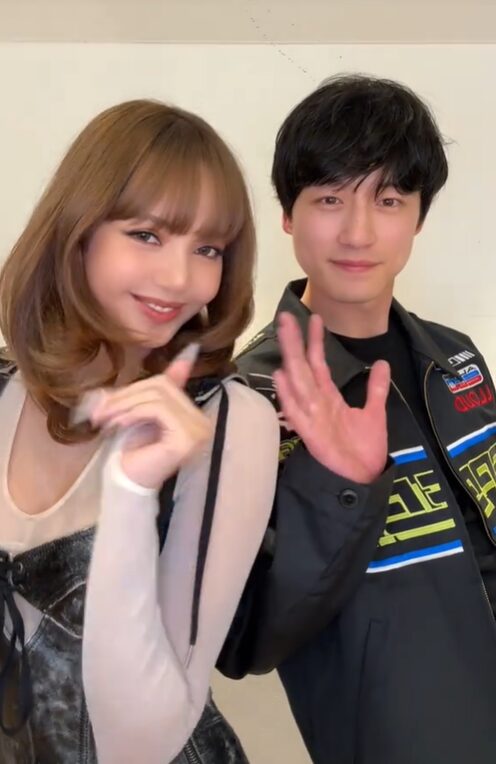 BLACKPINKのリサが坂口健太郎の服の袖をつまんだって本当？2人のコラボ動画に大反響！