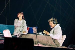 YOASOBIは紅白に出場している!披露した曲や図書館について解説!