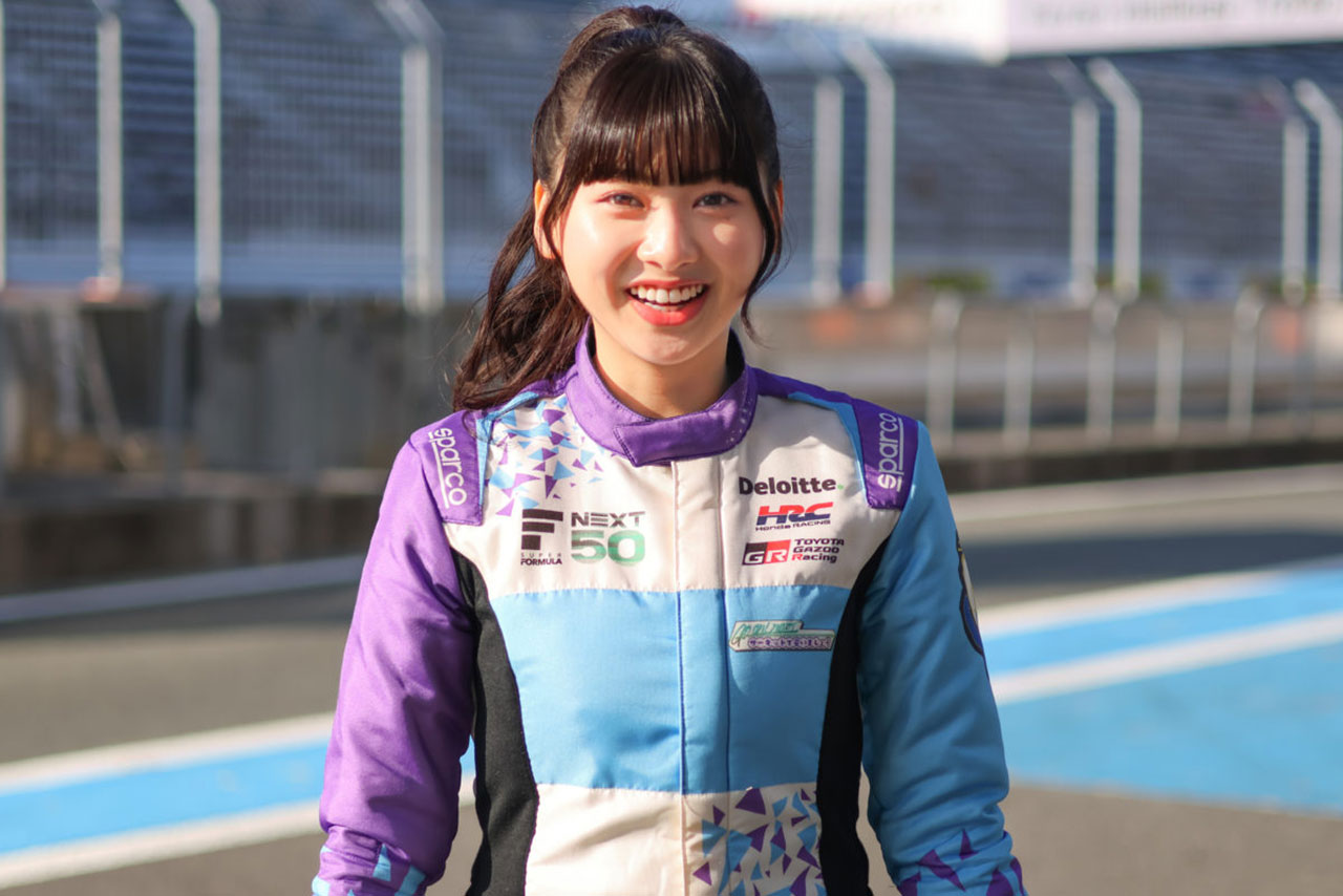 日向坂46の富田鈴花が鈴鹿サーキットでスーパーフォーミュラ第2戦の国歌独唱！ファンの反応を調べてみた。