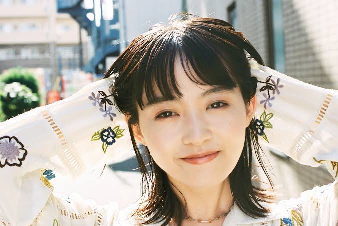 元乃木坂46の伊藤万理華がマクドナルドのCMで伝説の個人PV「まりっか'17」をセルフオマージュ！ファンの反応は？