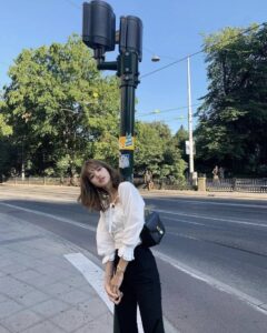 BLACKPINKのリサのルイ・ヴィトンの衣装が物議？どんな理由で？