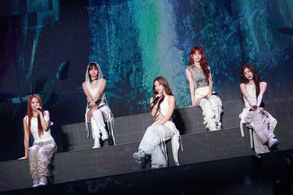 LE SSERAFIMがワールドツアーの日本公演ファイナルで初の東京ドーム公演をサプライズ発表！ファンの反応は？