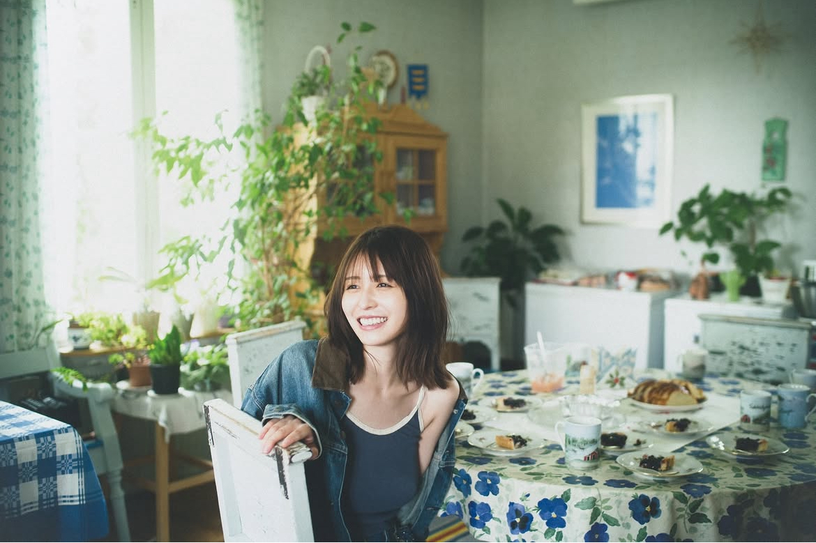 元櫻坂46の長濱ねるが８年ぶりの写真集発売！８年前と比べてみた。