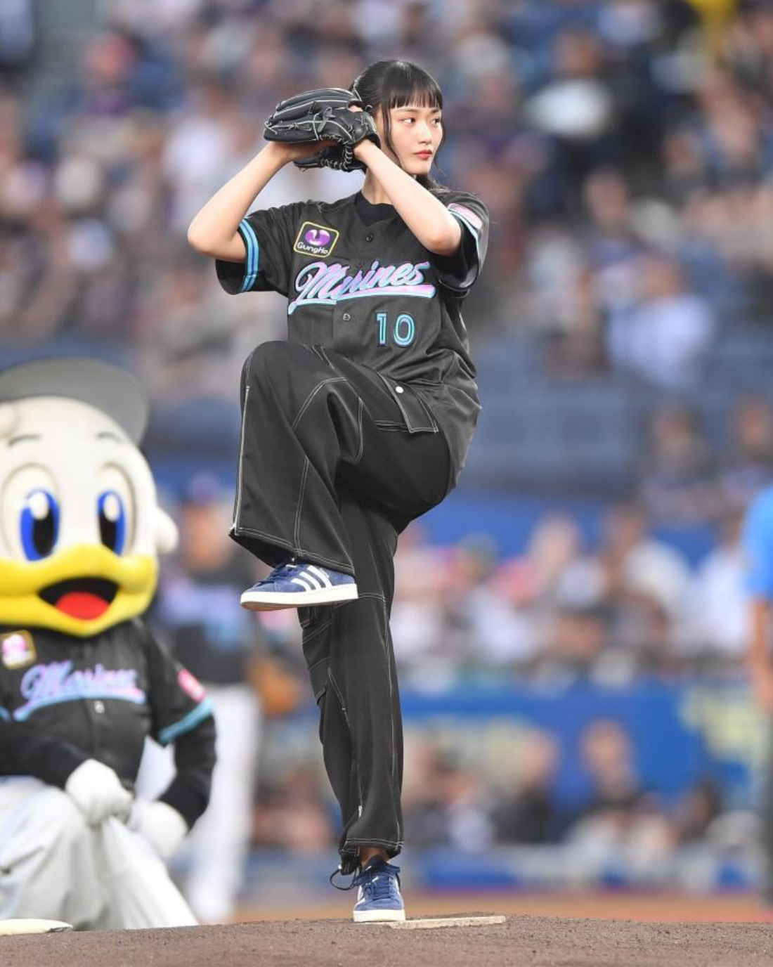 櫻坂46の山﨑天がZOZOマリンスタジアムで始球式に登場！過去の櫻坂46メンバーの始球式の結果を調べてみた。