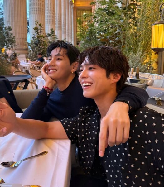 BTS(防弾少年団)のVがパリでの近況を報告、ファンの反応は？