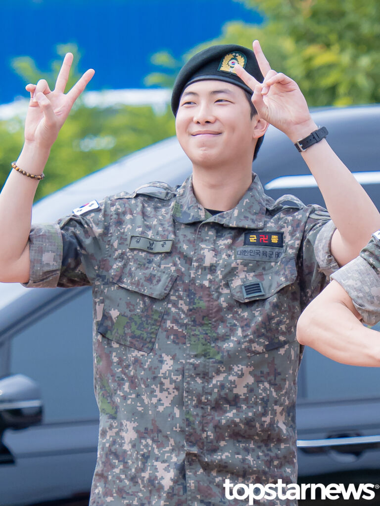 BTS(防弾少年団)のメンバー4人が兵役終えて除隊!完全体カムバックにファンの反応は?