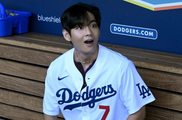 BTS(防弾少年団)のVがドジャースタジアムで始球式！大谷翔平と対面も！
