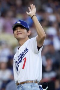 BTS(防弾少年団)のVがドジャースタジアムで始球式！大谷翔平と対面も！