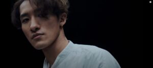 Snow Man岩本照の筋肉がプロすぎる！SASUKEやプロレスでも遜色ない肉体美を披露！