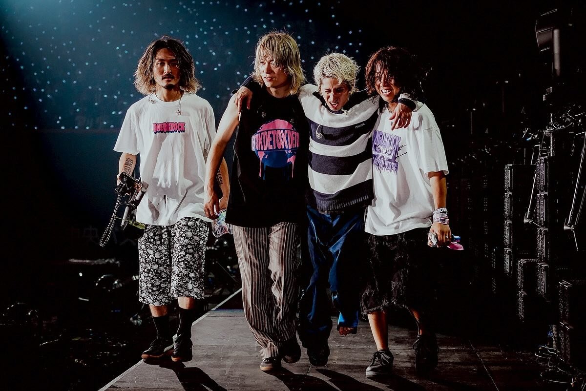 ONE OK ROCK(ワンオク)のTAKAが骨折の経過報告、レントゲン写真を公開。