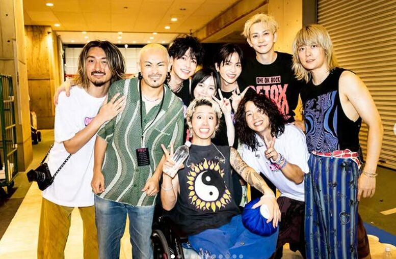 ONE OK ROCK(ワンオク)のTAKAが骨折の経過報告、レントゲン写真を公開。