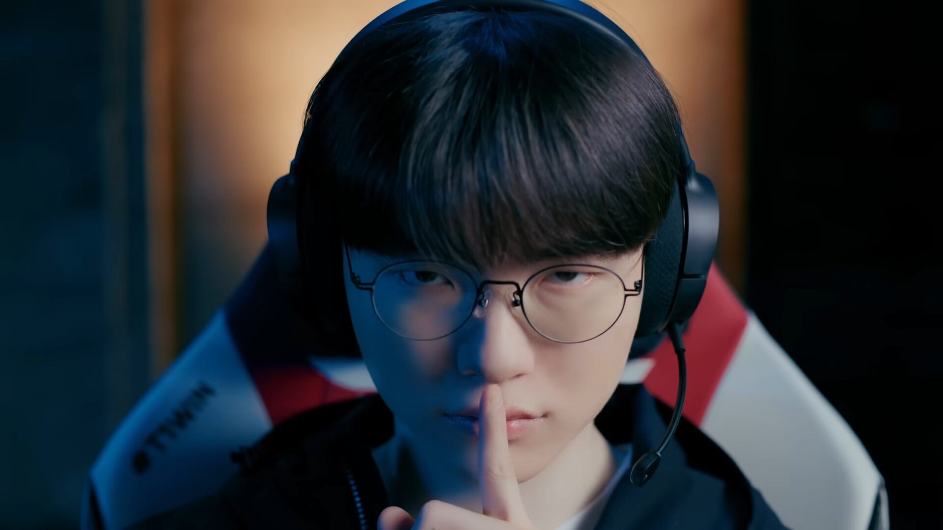 Stray Kidsのヒョンジンが緑色の坊主頭に！？ファンの反応は？
