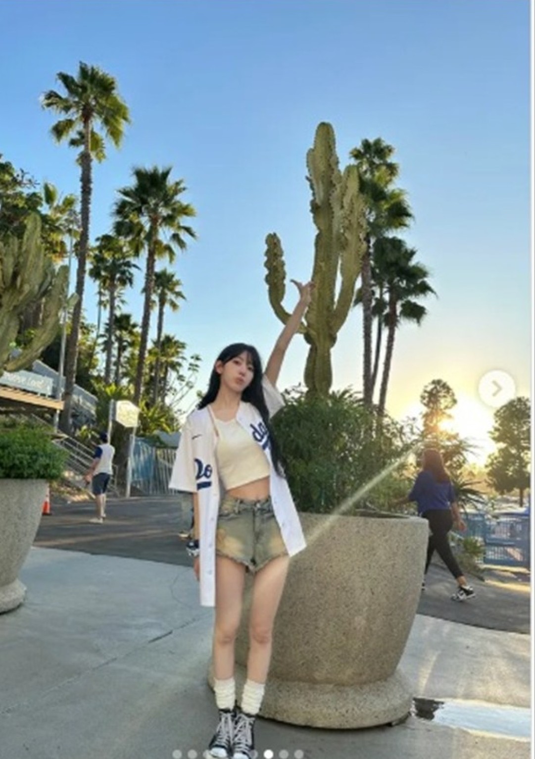 LE SSERAFIMのサクラとウンチェがドジャースを訪問！山本由伸と３ショットも！