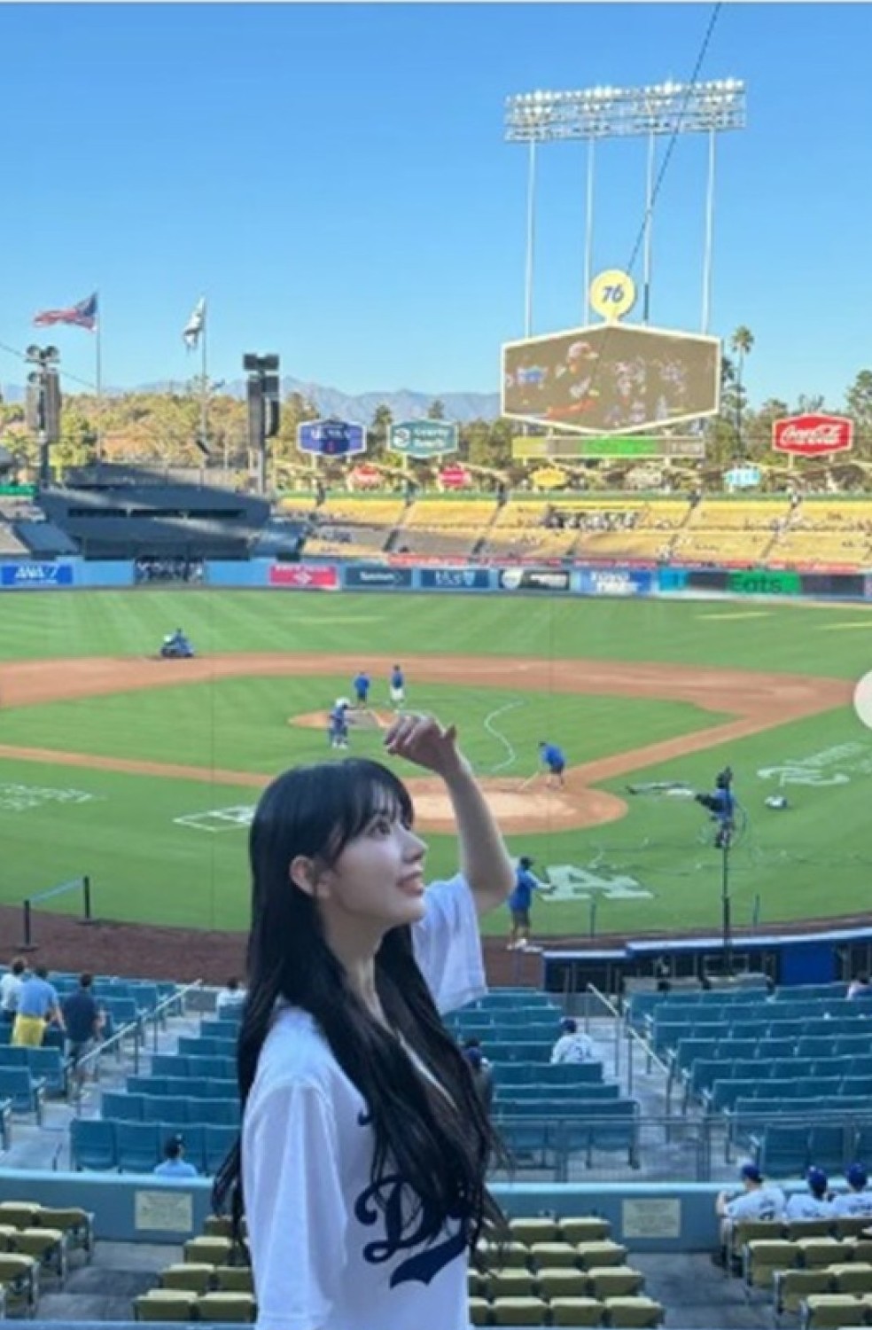 LE SSERAFIMのサクラとウンチェがドジャースを訪問！山本由伸と３ショットも！