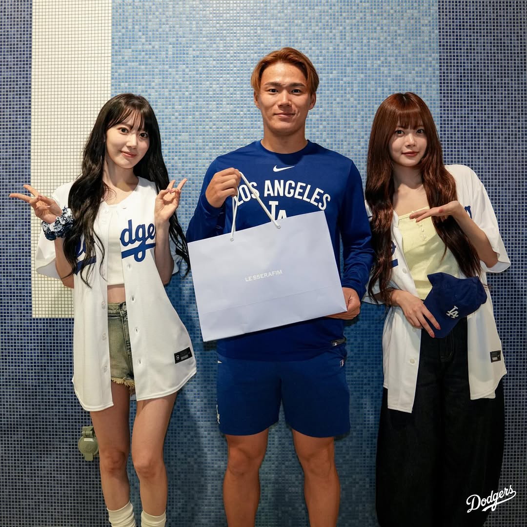 LE SSERAFIMのサクラとウンチェがドジャースを訪問！山本由伸と３ショットも！