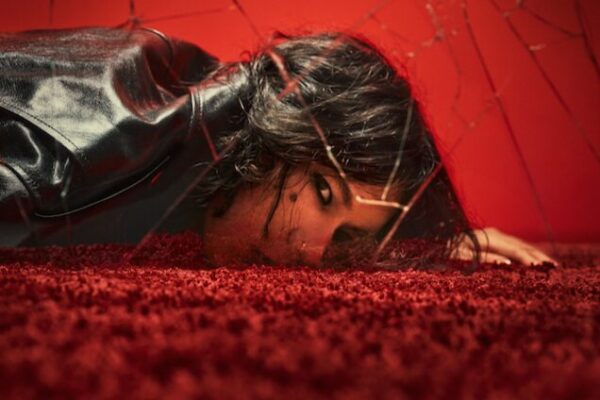 米津玄師の「IRIS OUT」が世界5位の快挙!ファンの反応は?