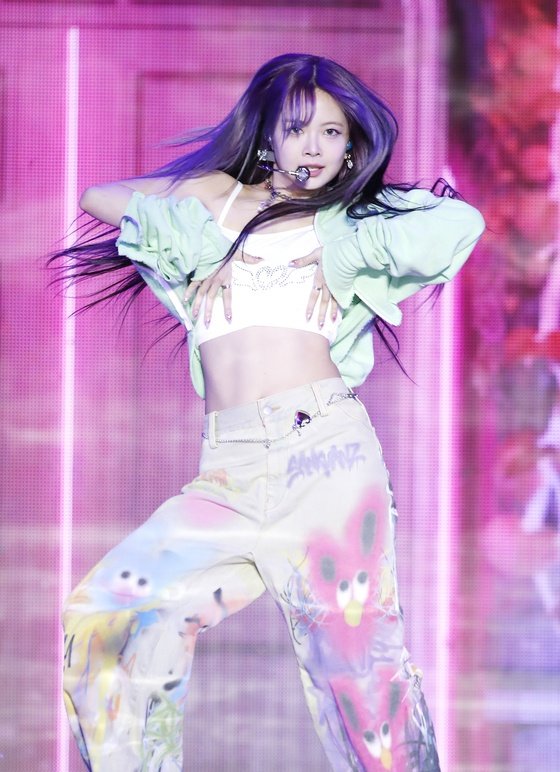 LE SSERAFIMのウンチェがIVEのイソとコラボ!ファンの反応は?