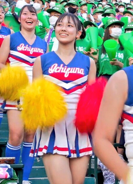 日向坂46の小坂菜緒と清水理央が熱闘甲子園の年末特番に登場！清水理央が市立船橋応援曲を語った！